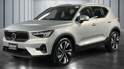 2025 Volvo XC40 B5 Plus Bright Theme