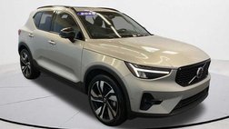2025 Volvo XC40 B5 Plus Dark Theme
