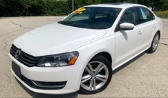 2014 Volkswagen Passat SE with Sunroof 1.8