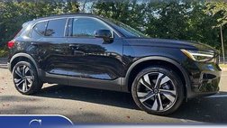 2025 Volvo XC40 B5 Plus Dark Theme