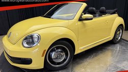 2013 Volkswagen Beetle 2.5L Convertible with Technology