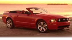 2005 Ford Mustang GT Deluxe