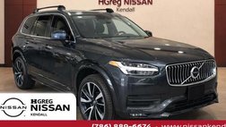 2021 Volvo XC90 T6 Momentum 6-Passenger