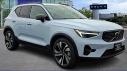 2025 Volvo XC40 B5 Plus Dark Theme