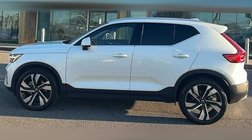 2024 Volvo XC40 B5 Plus Bright Theme