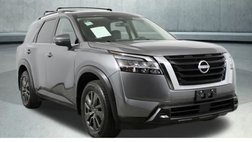 2022 Nissan Pathfinder SV