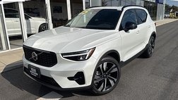 2025 Volvo XC40 B5 Plus Dark Theme
