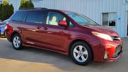 2018 Toyota Sienna LE 7-Passenger FWD with Auto-A