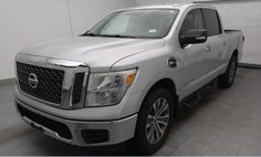 2017 Nissan Titan SV