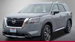 2025 Nissan Pathfinder Platinum
