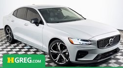 2024 Volvo S60 B5 Plus Dark Theme