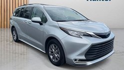 2023 Toyota Sienna XLE
