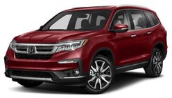 2019 Honda Pilot Touring w/Rear Captain's Chairs