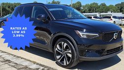 2023 Volvo XC40 B5 Plus Dark Theme