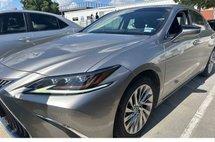 2021 Lexus ES 300h Ultra Luxury