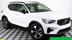 2023 Volvo XC40 B4 Ultimate Dark Theme