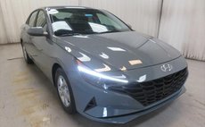 2023 Hyundai Elantra SE