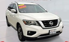 2017 Nissan Pathfinder SL