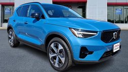 2023 Volvo XC40 B5 Plus Dark Theme