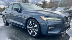 2022 Volvo S60 B5 Momentum