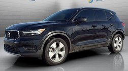 2022 Volvo XC40 T5 Momentum