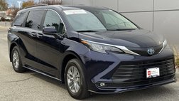 2025 Toyota Sienna XLE 8-Passenger