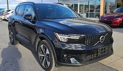2025 Volvo XC40 B5 Plus Dark Theme
