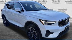 2025 Volvo XC40 B5 Core Bright Theme
