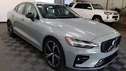 2024 Volvo S60 B5 Plus Dark Theme