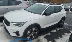 2024 Volvo XC40 B5 Plus Dark Theme