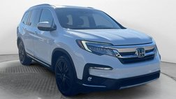 2020 Honda Pilot Touring w/Rear Captain's Chairs