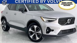 2025 Volvo XC40 B5 Plus Dark Theme