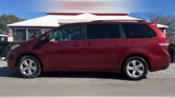 2014 Toyota Sienna LE 7-Passenger Auto Access Seat