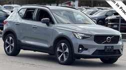 2025 Volvo XC40 B5 Plus Dark Theme