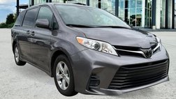 2020 Toyota Sienna LE 7-Passenger FWD with Auto-A