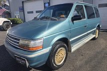 1992 Plymouth Voyager SE