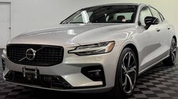 2024 Volvo S60 B5 Plus Dark Theme