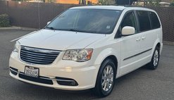 2013 Chrysler Town and Country Touring