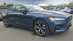 2024 Volvo S60 B5 Plus Dark Theme