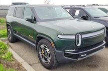 2023 Rivian R1S Adventure