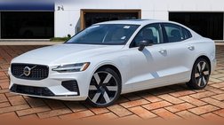 2024 Volvo S60 Recharge T8 Plus Dark Theme