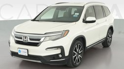 2019 Honda Pilot Touring w/Rear Captain's Chairs
