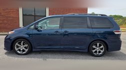 2011 Toyota Sienna SE 8-Passenger
