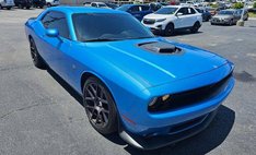 2016 Dodge Challenger 392 HEMI Scat Pack Shaker