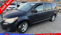2010 Volkswagen Routan SE