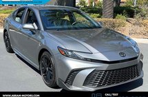 2025 Toyota Camry SE FWD
