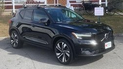 2023 Volvo XC40 B5 Plus Dark Theme