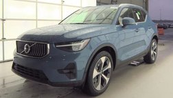 2025 Volvo XC40 B5 Plus Bright Theme