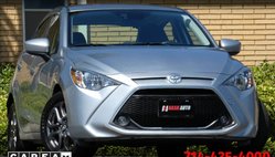 2020 Toyota Yaris Hatchback LE