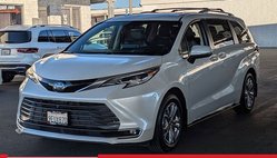 2023 Toyota Sienna Platinum 7-Passenger